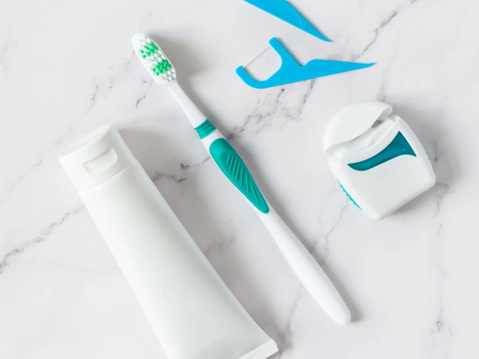 Floss Pick vs. Regular Floss What Dentists Reader's Digest