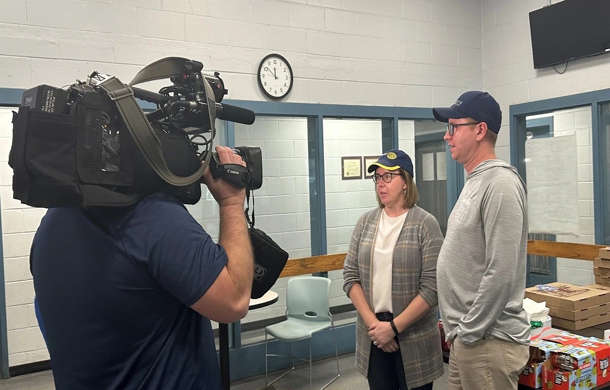 Reading Rotary & One Reading Give Back to DPW