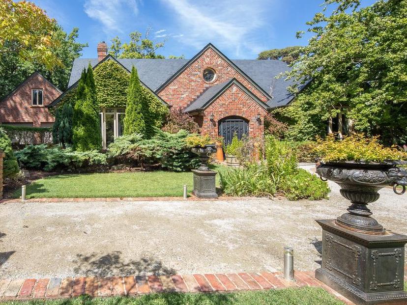 Landmark Mt Macedon home ‘built without a budget’ on historic site