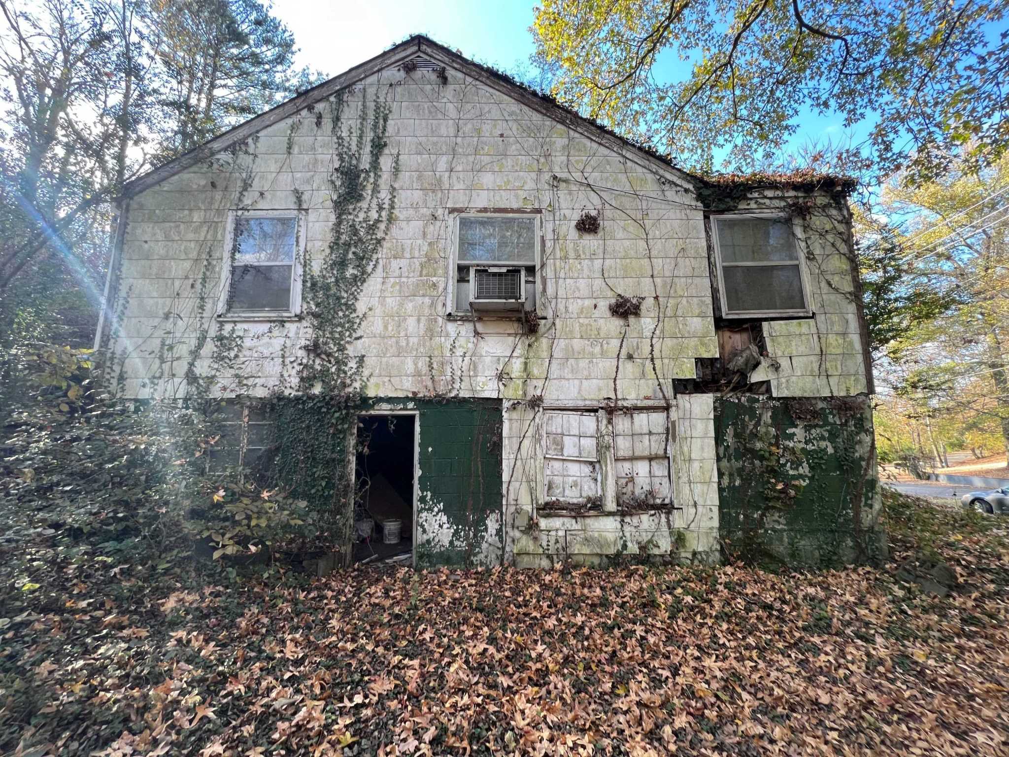 REP 204 Hickory Grove Blvd, Clarksville, TN 37040