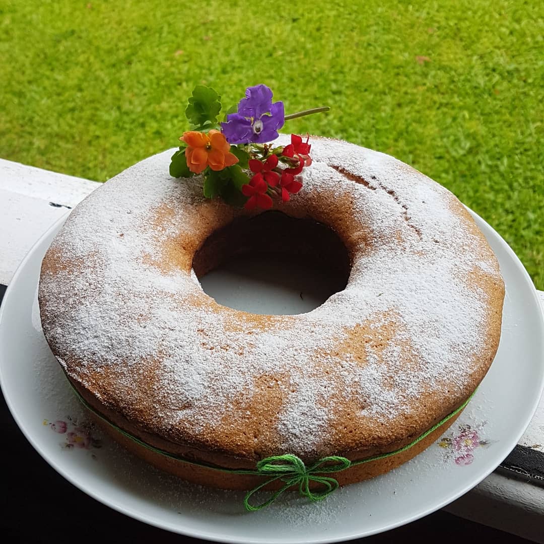 Bolo simples sem leite Receiteria