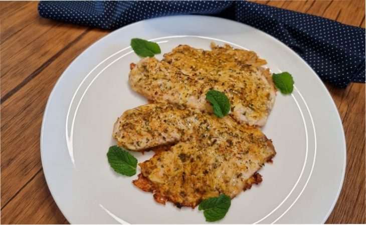 Tilápia assada com crosta de parmesão