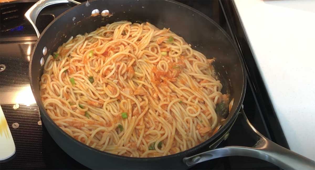 Receita de Macarrão Com Atum (Fácil e Prática)