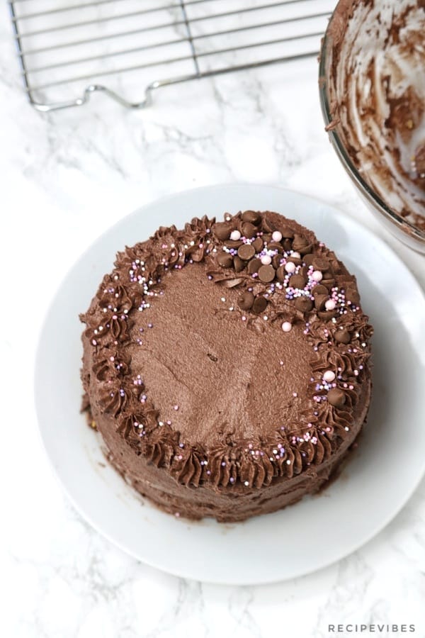 Easy Chocolate Buttercream Frosting Recipe Vibes