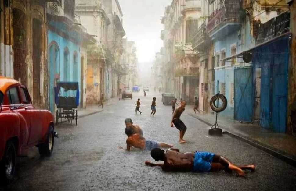 35 Fotos Mágicas de Niños Jugando Alrededor del Mundo