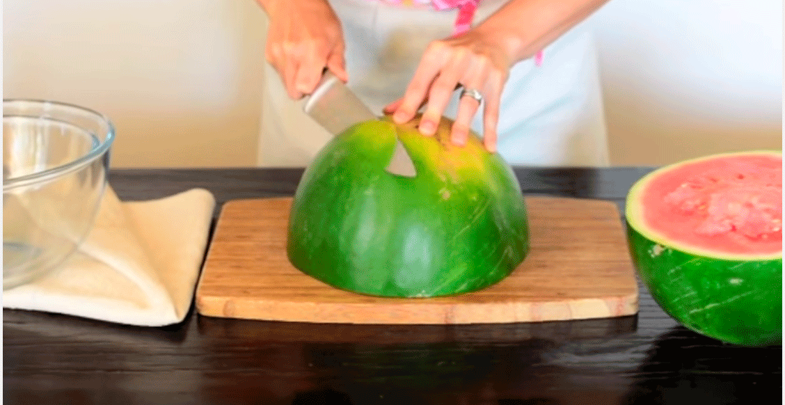 Cómo pelar y cortar una sandía con estilo, lista para comer