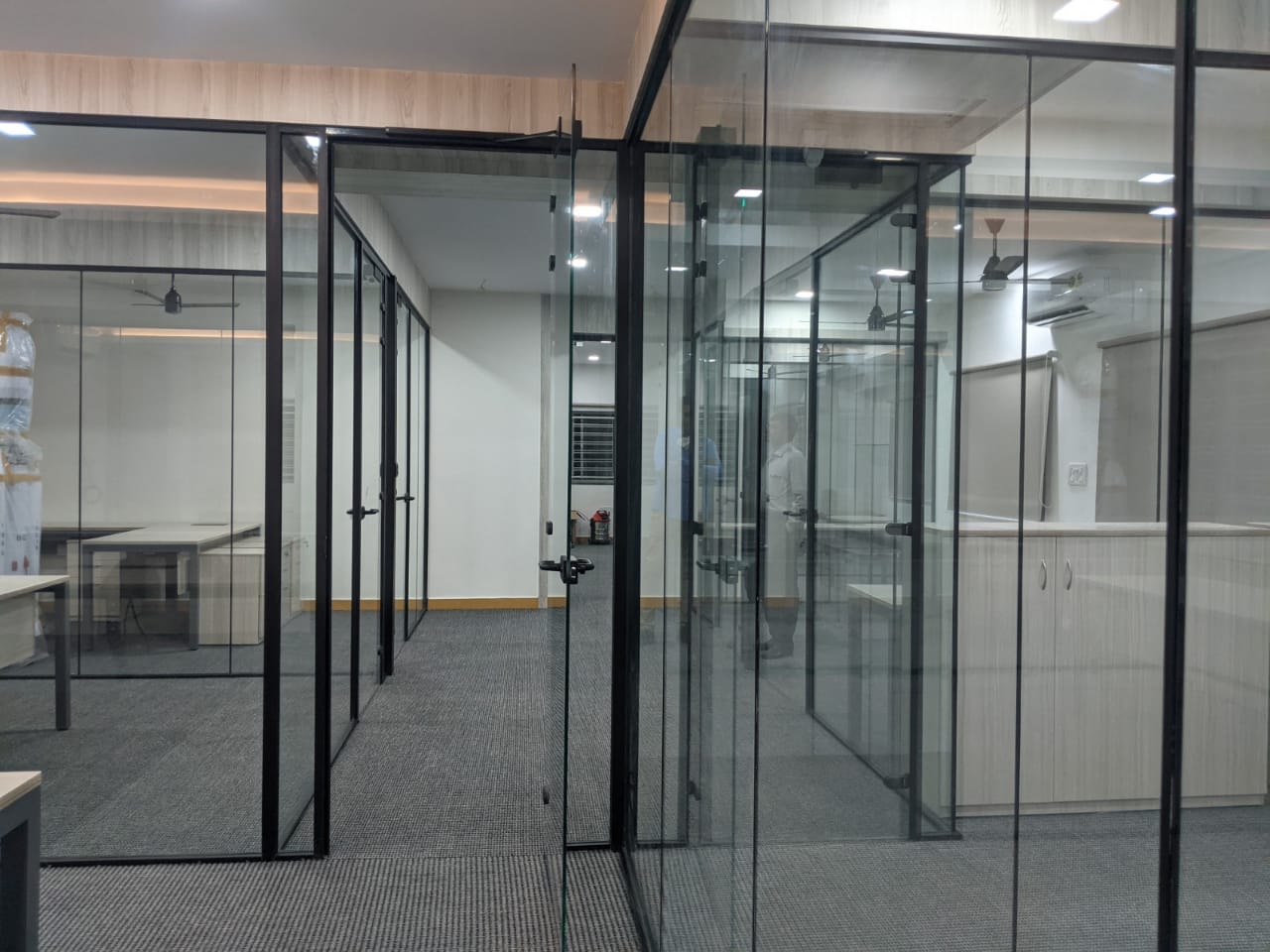 Glass Partition Manufacturers, Dealers Suppliers in Mumbai Bangalore