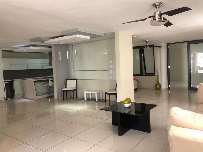 Urb. Portales de Jacaranda, Casa en Santa Isabel