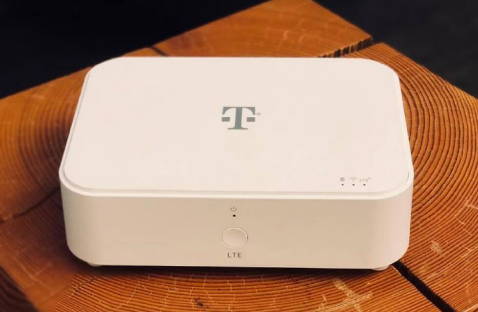 TMobileHomeBroadbandRouter RedheadHost