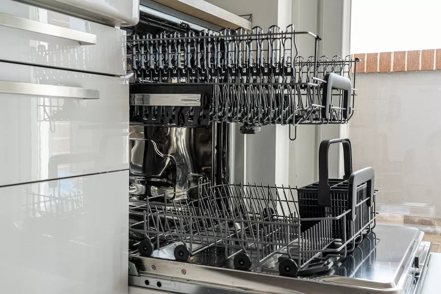 Can Stainless Steel Go In Dishwasher? (A Comprehensive Guide To
