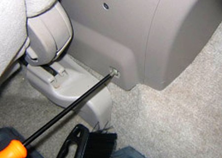 2005-06 Nissan Altima shift boot installation