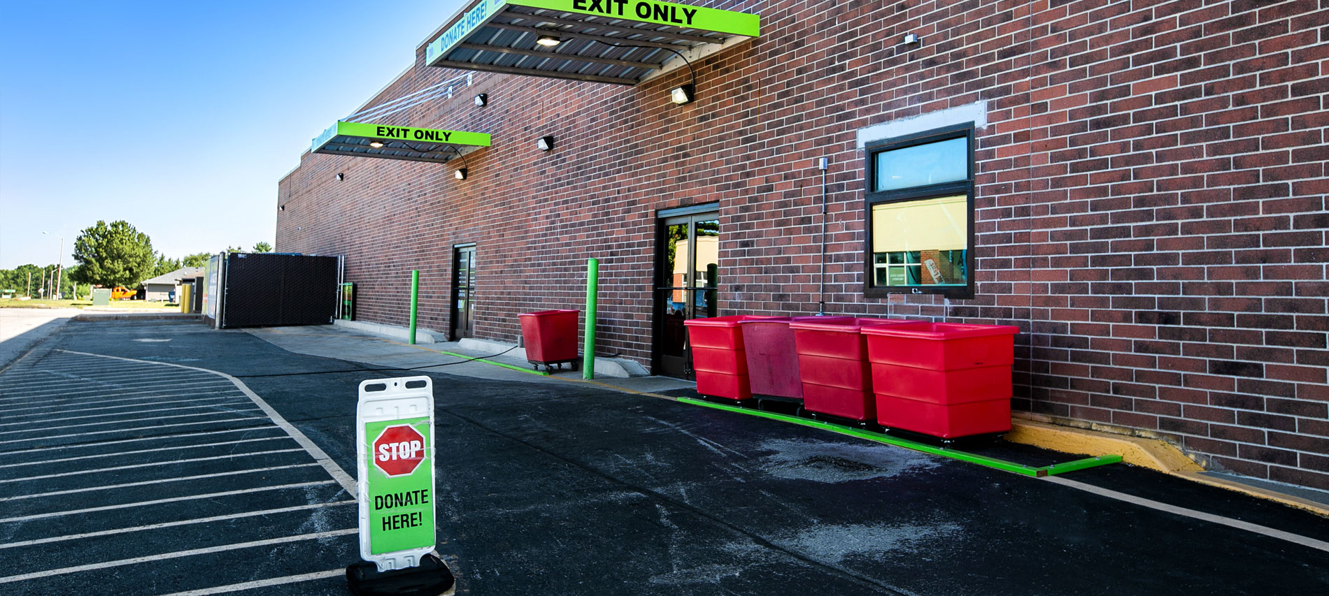 Donate Clothes & Toys in Kansas City Local Thrift Stores Red Racks