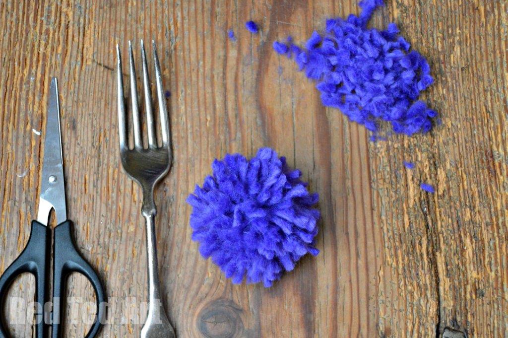 How to Make a Fork Pom Pom