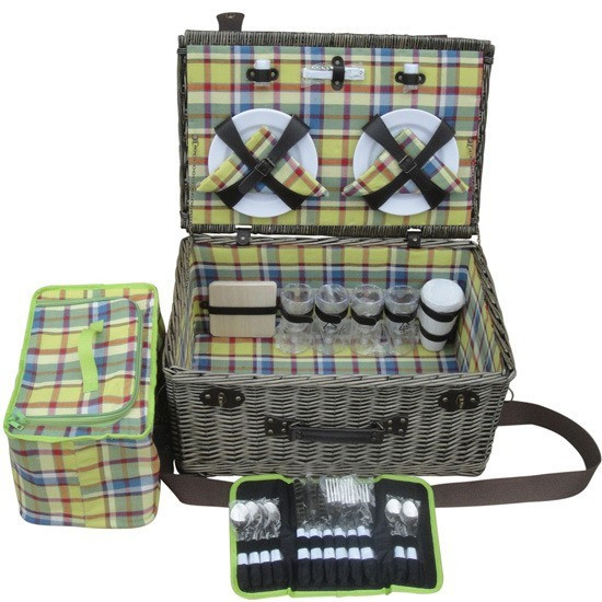 6 Person Delaware Family Picnic Basket Red Wrappings