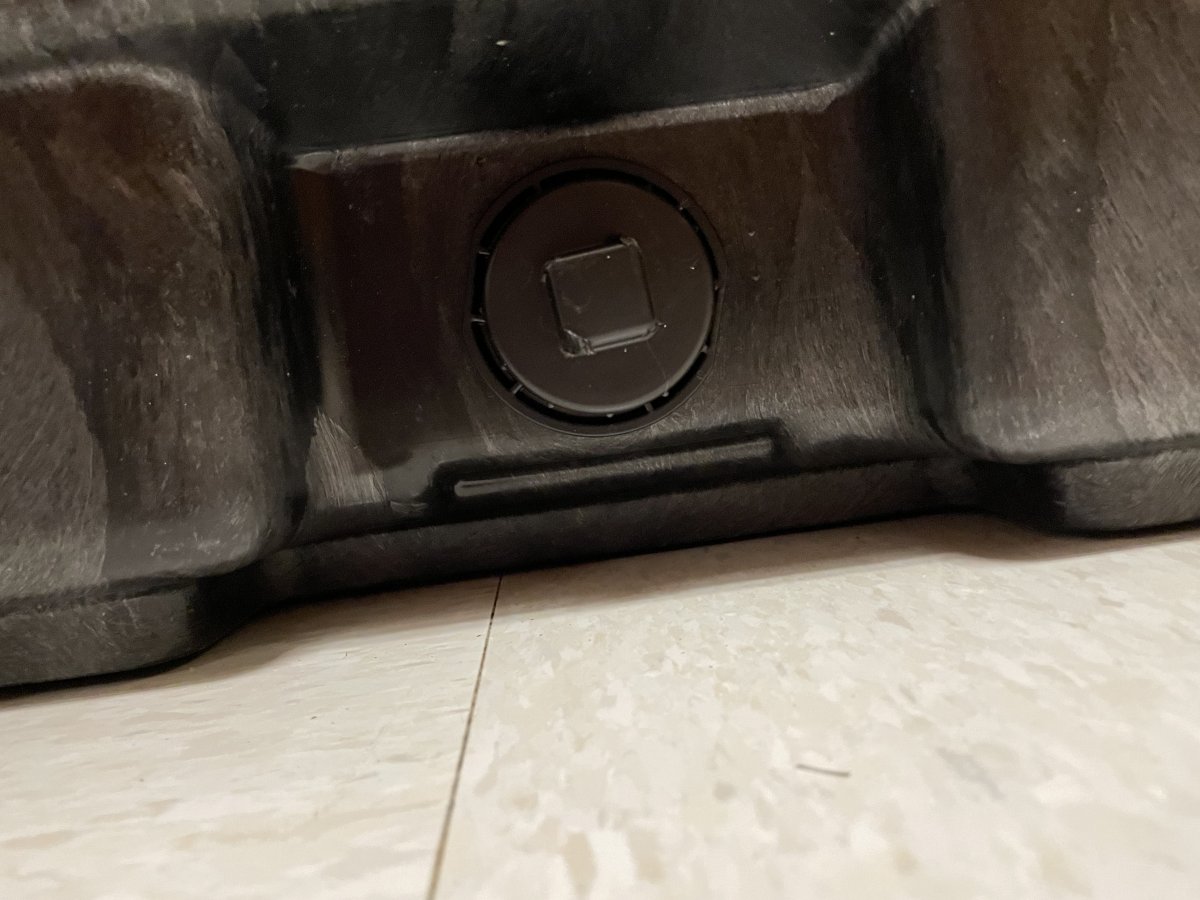 Leaks from Rubbermaid stock tank bulkhead REEF2REEF Saltwater and