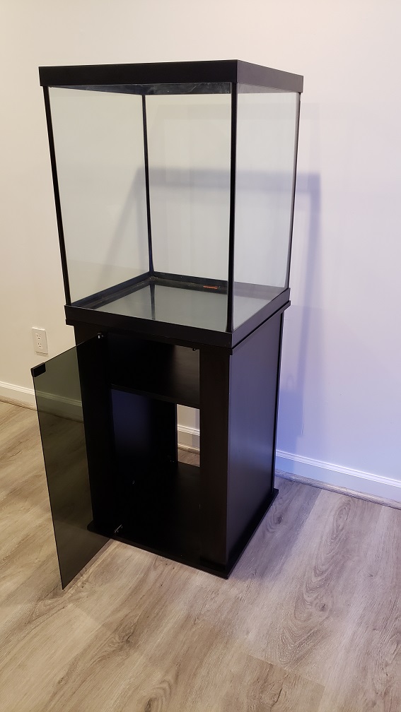 Michigan Aquariums 35 gallon rectangular tank with stand and lid