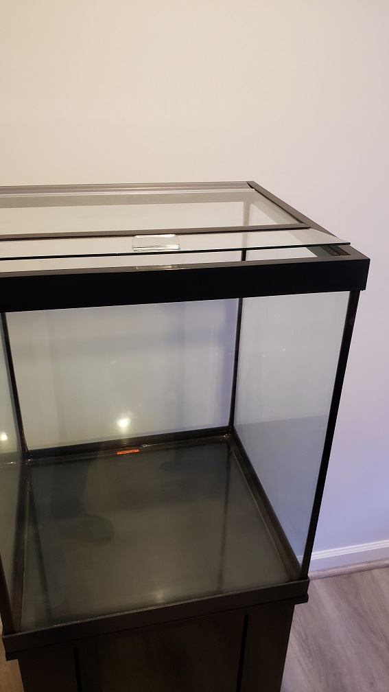 Michigan Aquariums 35 gallon rectangular tank with stand and lid