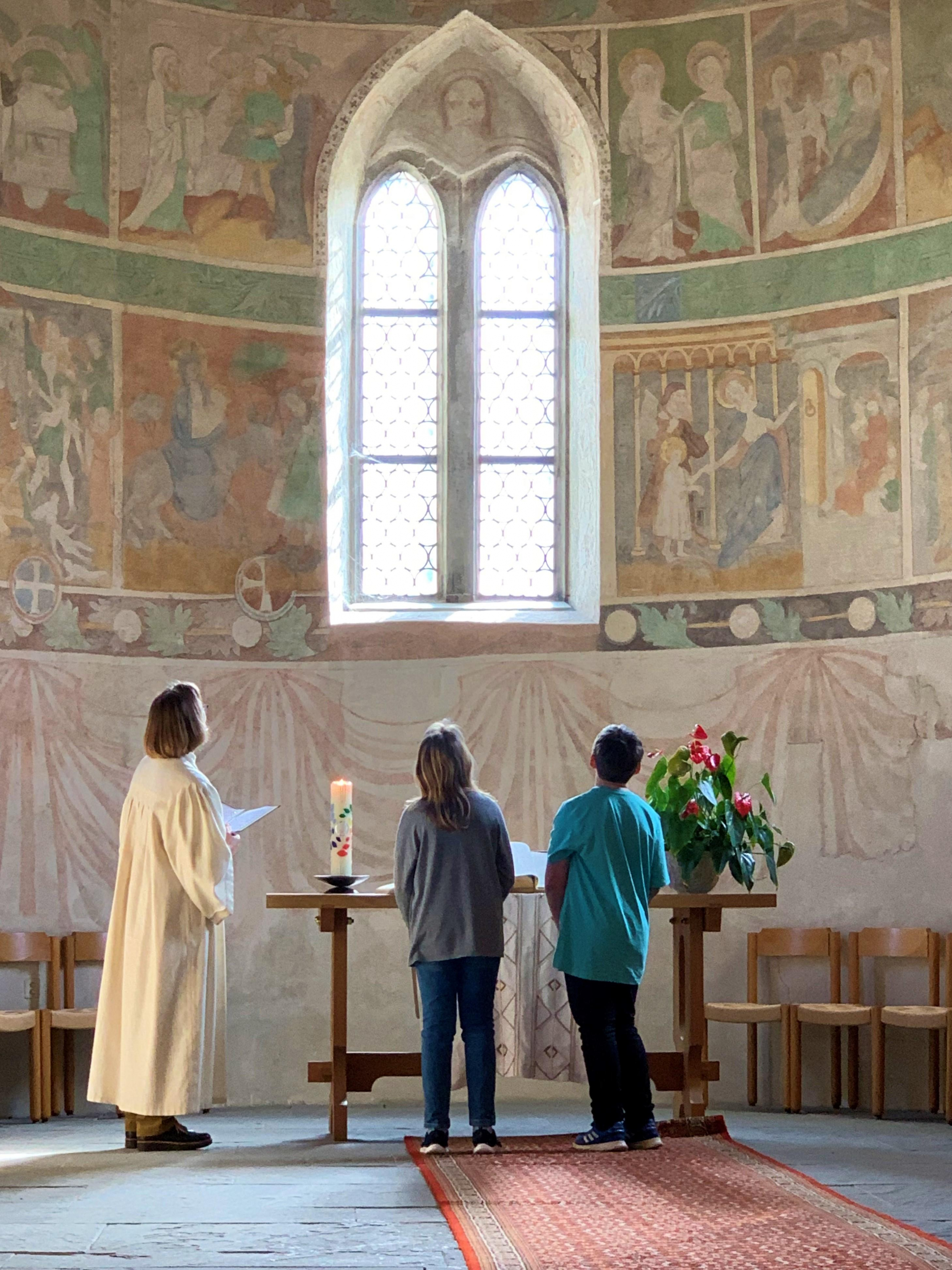 Terrorist Nutzlos Subtropisch roter teppich kirche Das Büro Unterwäsche