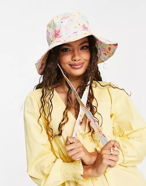 Vero Moda + Sun hat with ties in cream floral