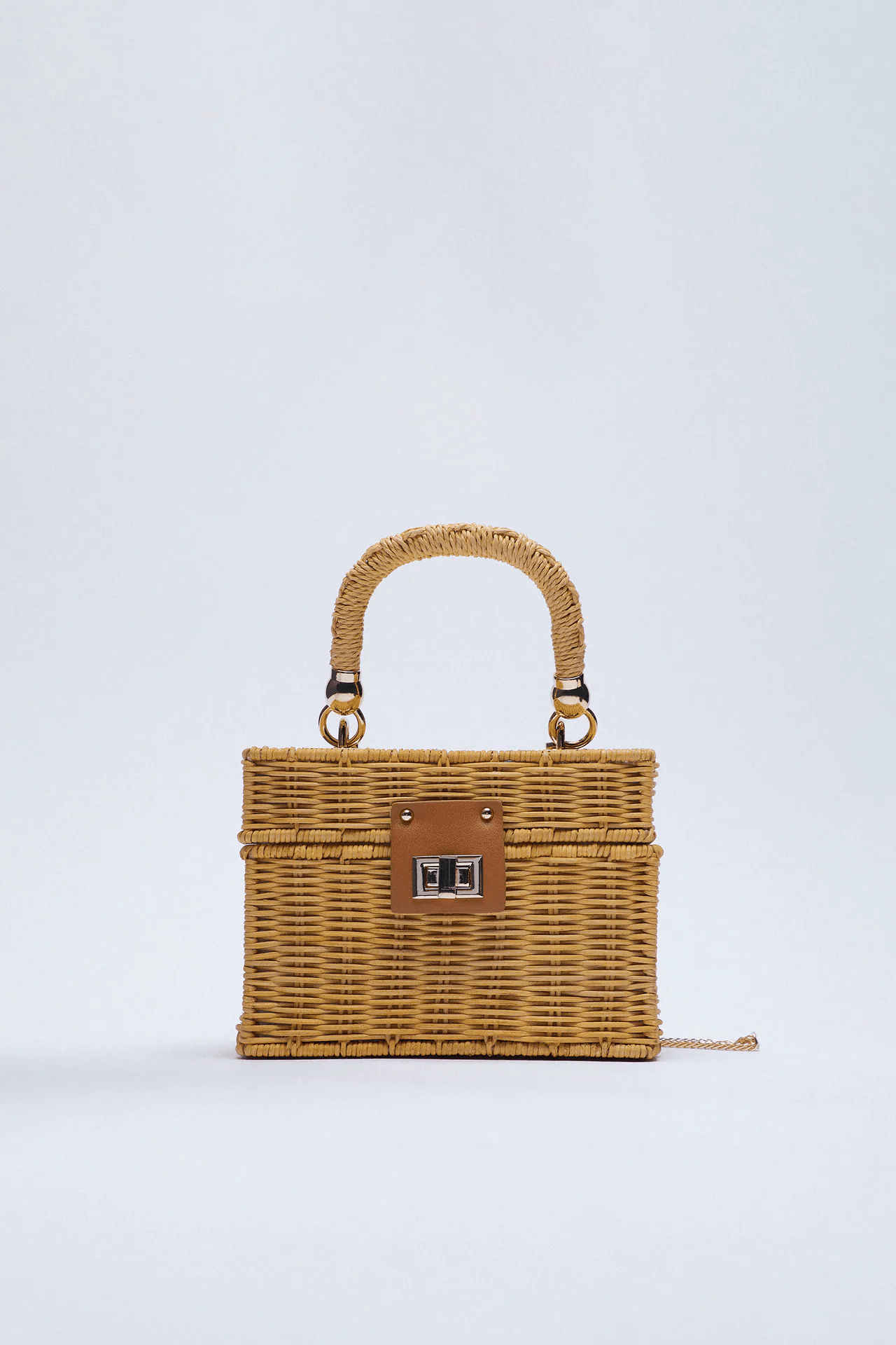 Zara + Metallic closure woven bag