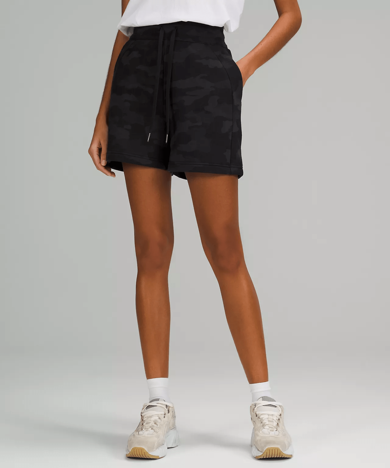 Lululemon + Scuba HighRise Short 5″