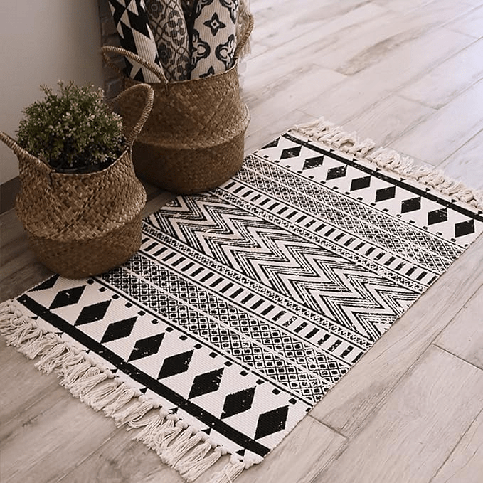 Ukeler + 2′ x 3′ Cotton Braided Decorative Rug