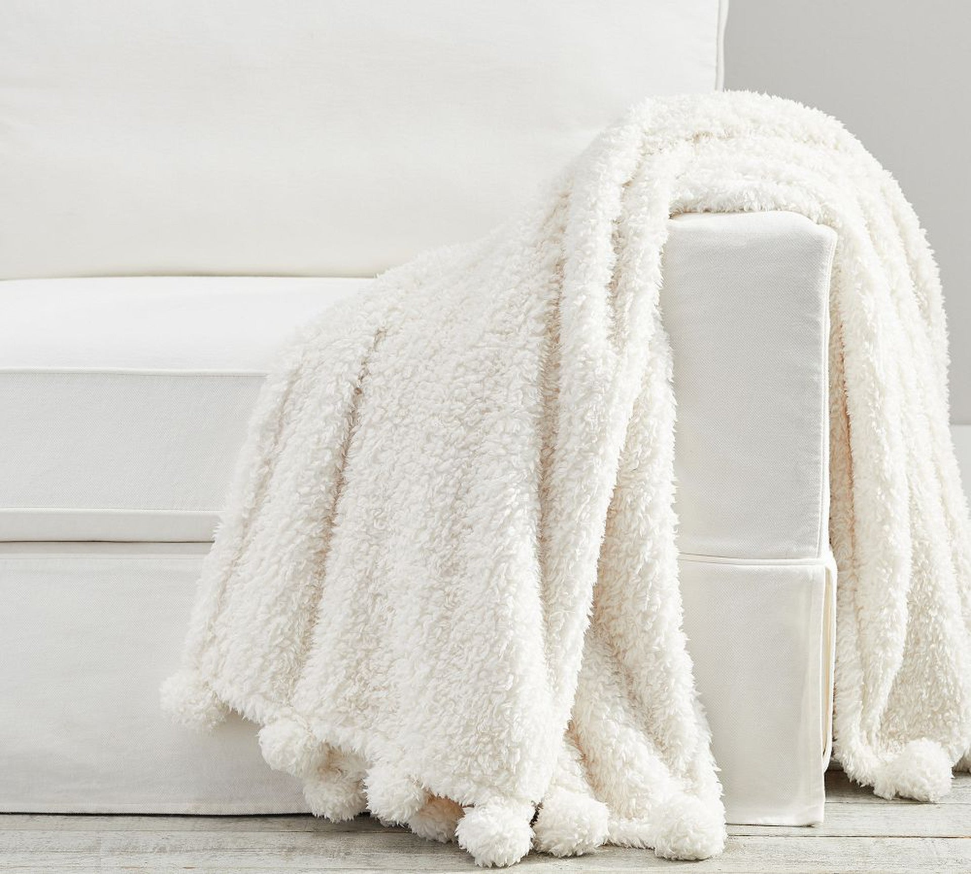Pottery Barn + Cosy Pom Pom Sherpa Throw