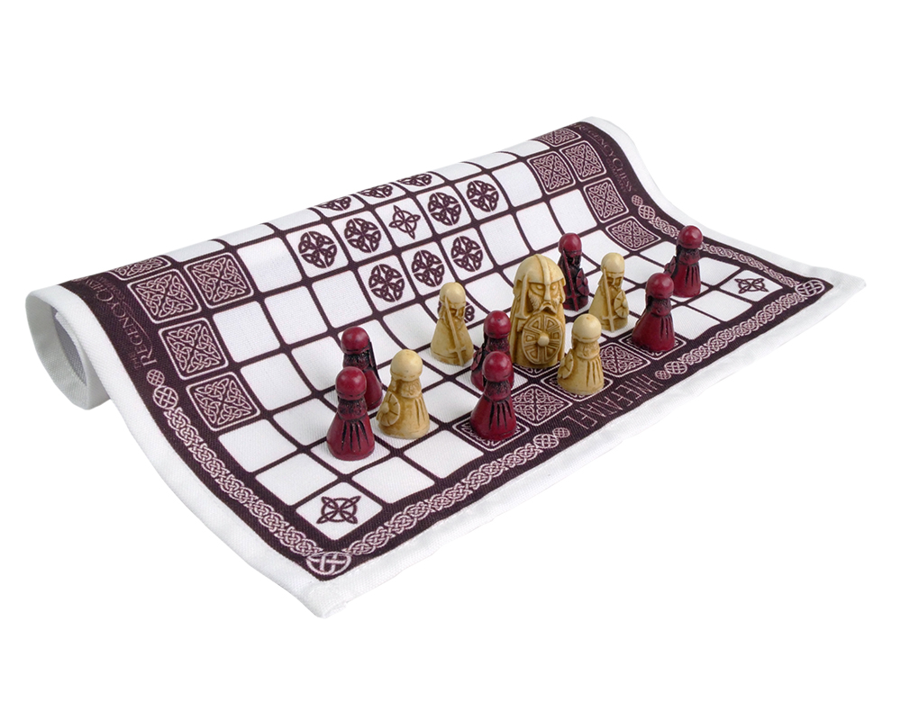 Hnefatafl The Viking Game Cardinal Edition [RCGF12] £27.99