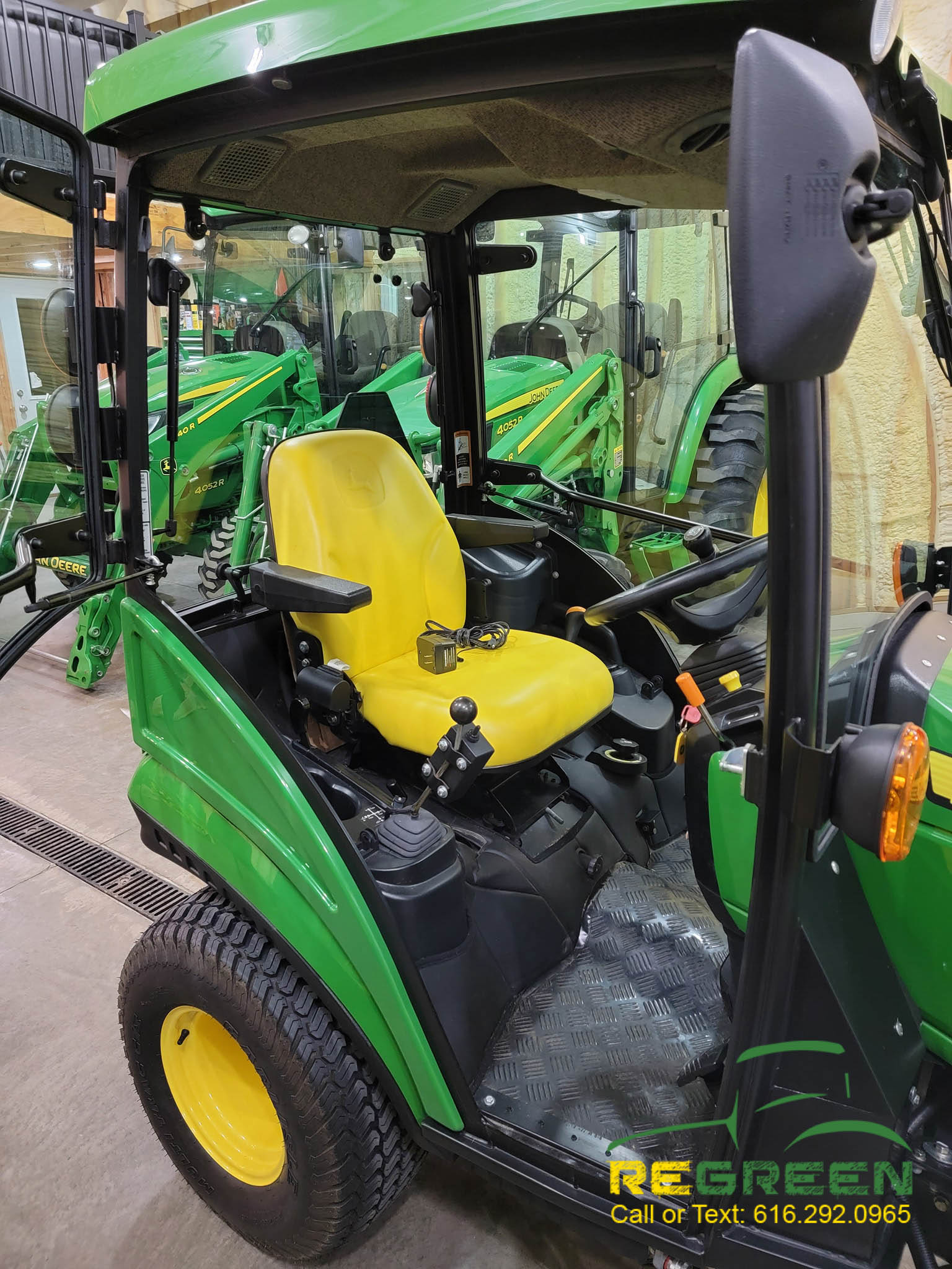 LIKE NEW LOW HOUR John Deere 1025R Sub Compact Tractor, Loader, Mower