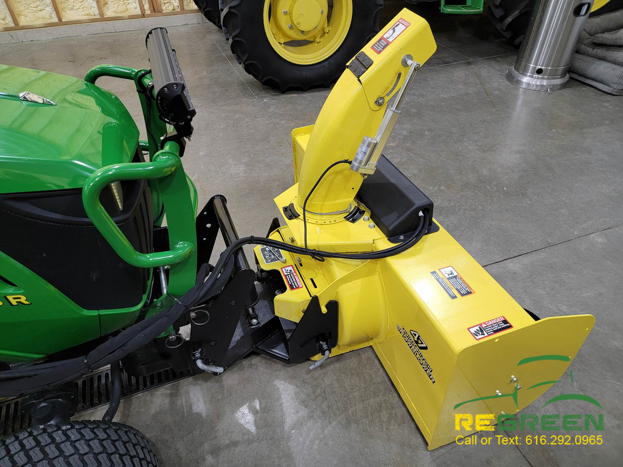 LIKE NEW LOW HOUR John Deere 1025R Sub Compact Tractor, Loader, Mower