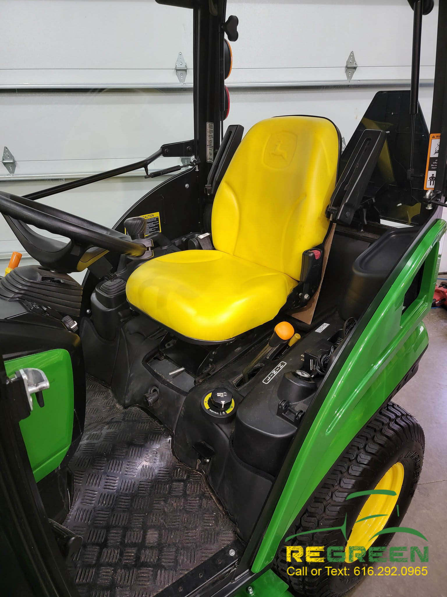 LIKE NEW LOW HOUR John Deere 1025R Sub Compact Tractor, Loader, Mower