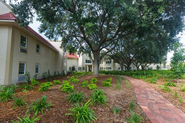 River Oaks in Riverview