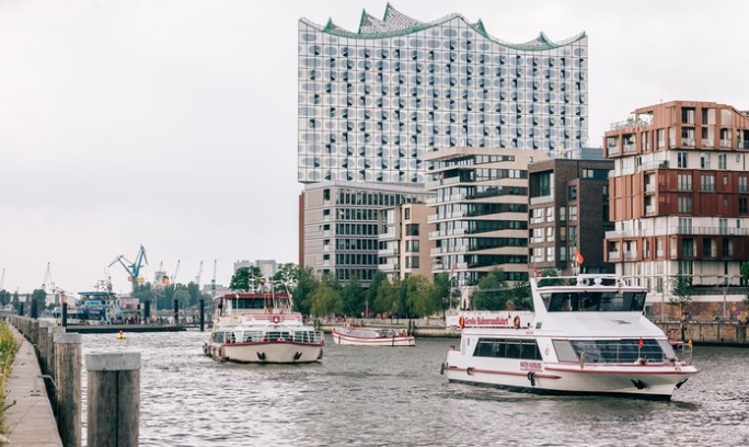 60 Min. Hafenrundfahrt inkl. Kaffee im Hamburger Hafen für 8,90€