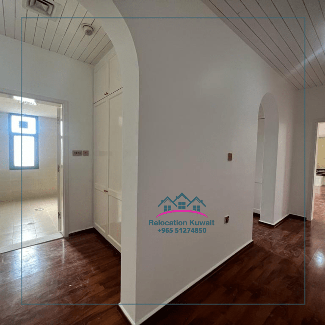 Massive 8 Bedrooms villa with a private pool preferably for embassies