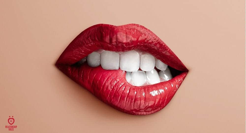 12 Cute And Hot Things Girls Do That Guys Say Make Them