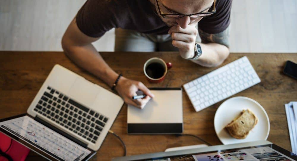 9 Texting Signs That A Man Just Isn’t Interested In You Relationship