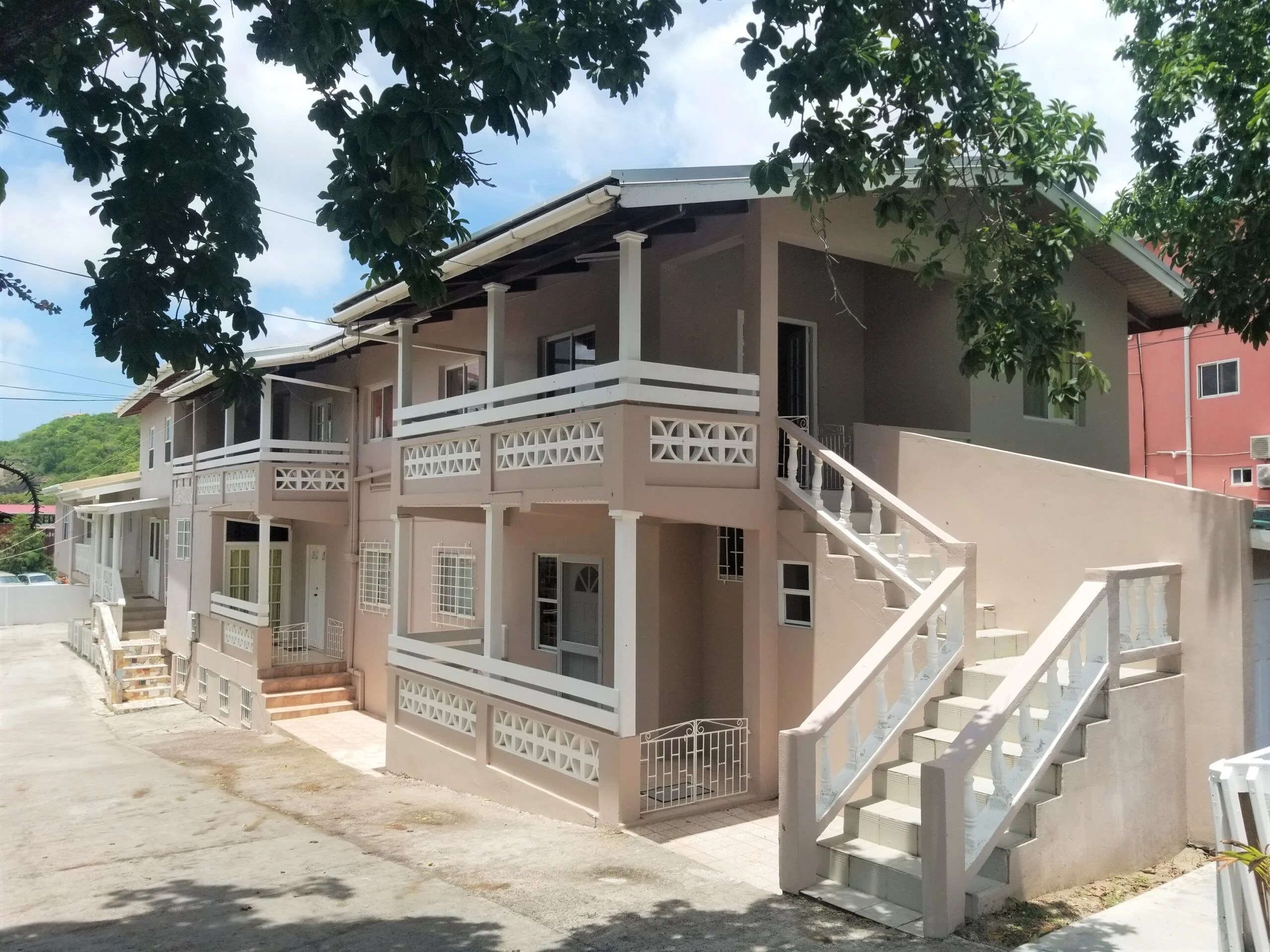 Thriller's Apartment 2BR,1B Remax Grenada