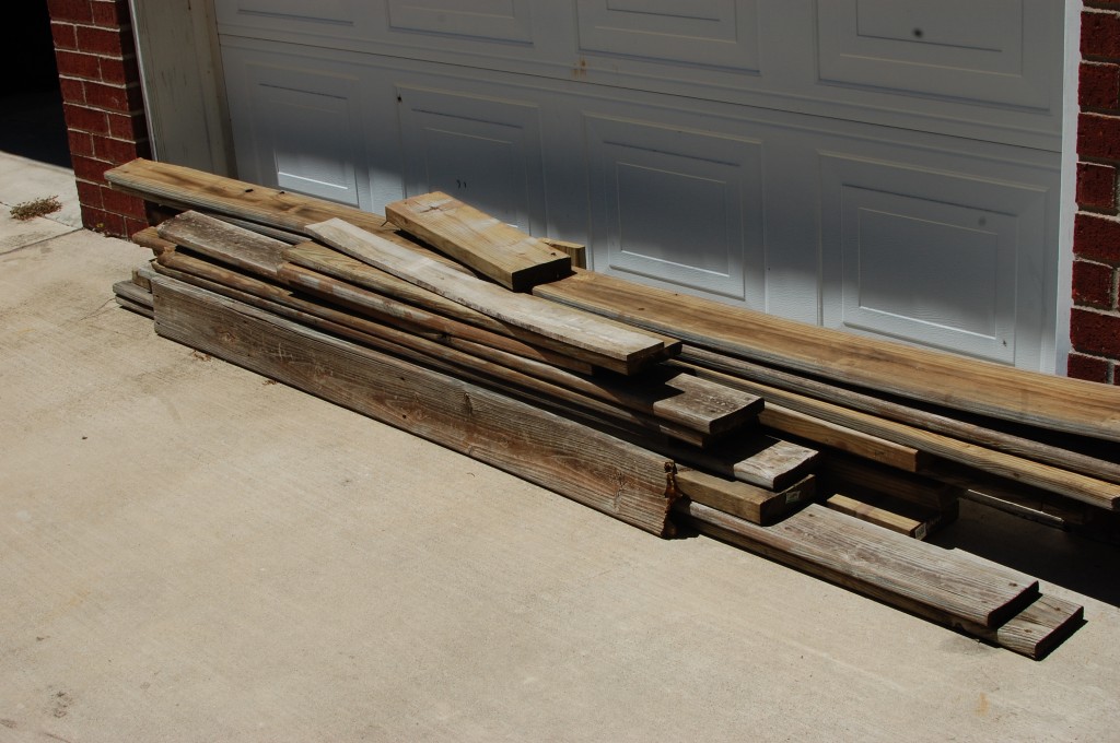 Remodelaholic Curvy Reclaimed Wood Headboard Tutorial