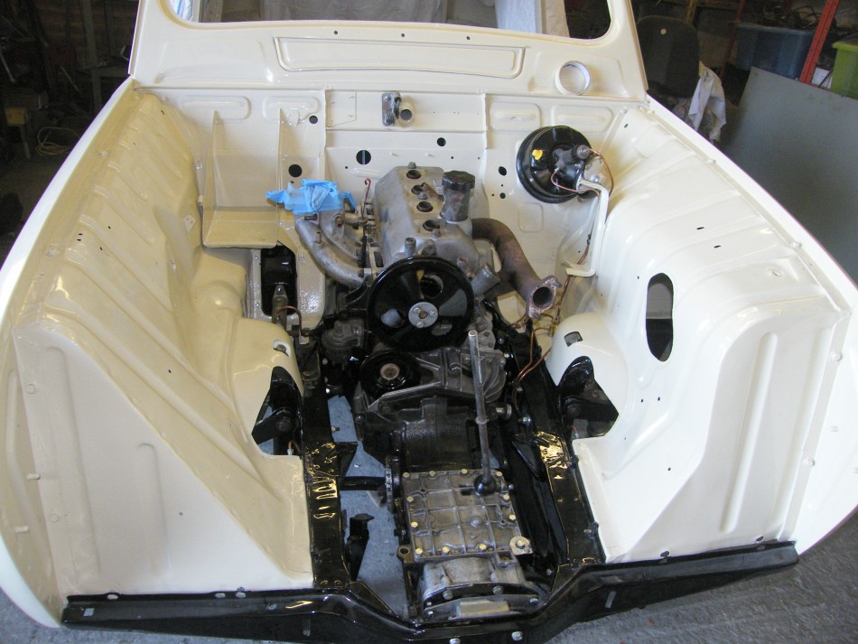 Fitting the R5 Gordini Alpine Engine