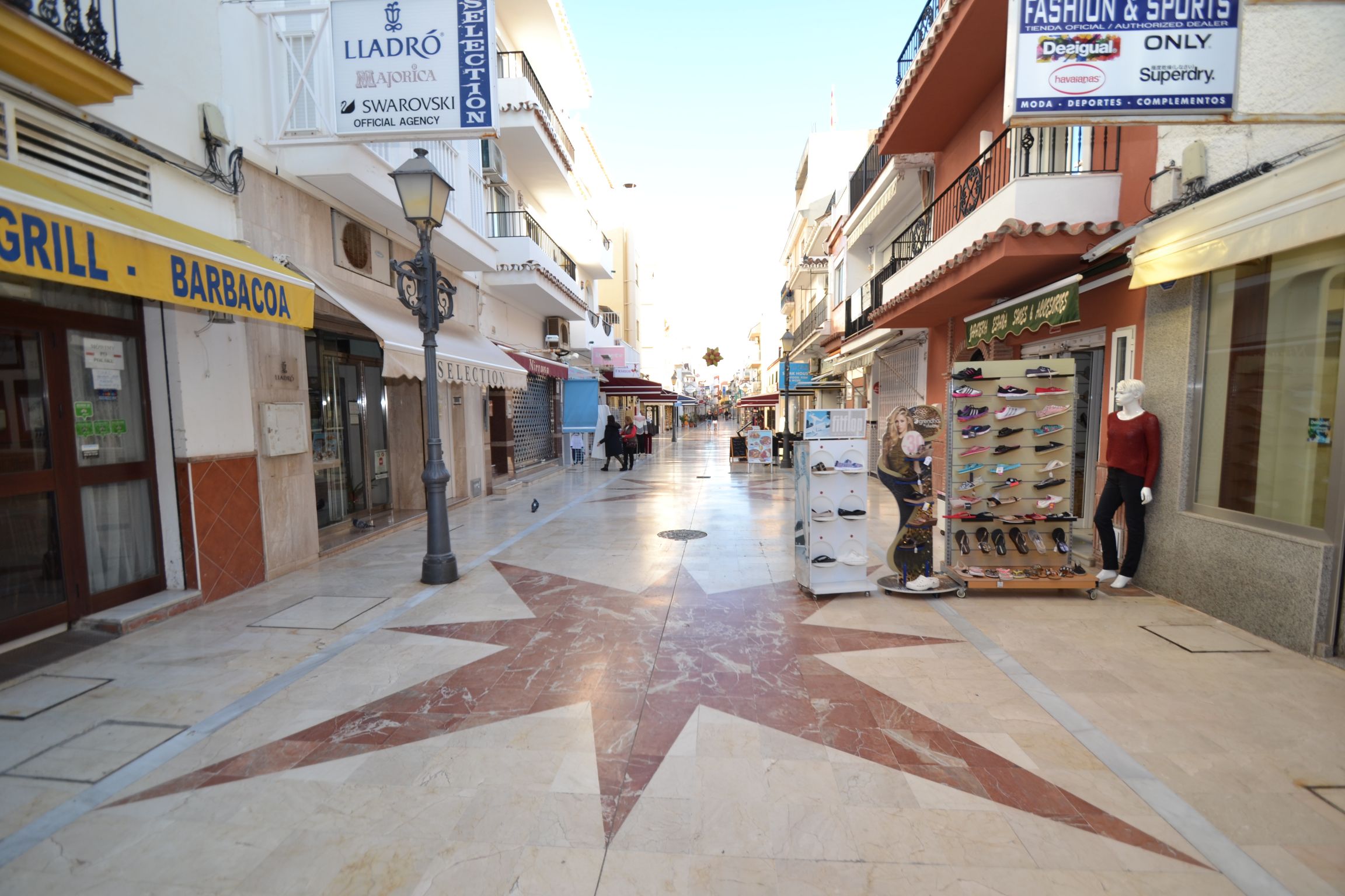 Building In Second Line Of The Maritime Walk Of The Carihuela Torremolinos Rene Estates Inmobiliaria
