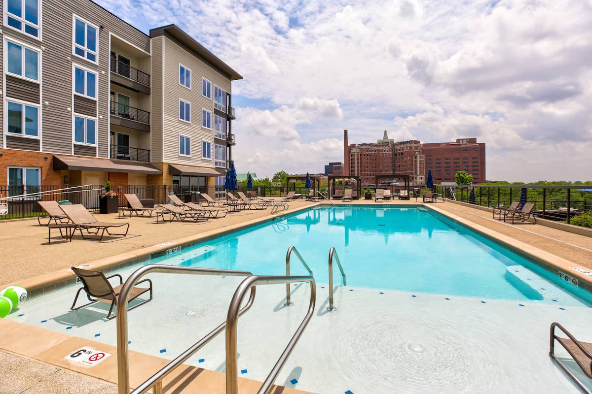 10 Incredible Apartment Pools in Cincinnati Rent. Blog