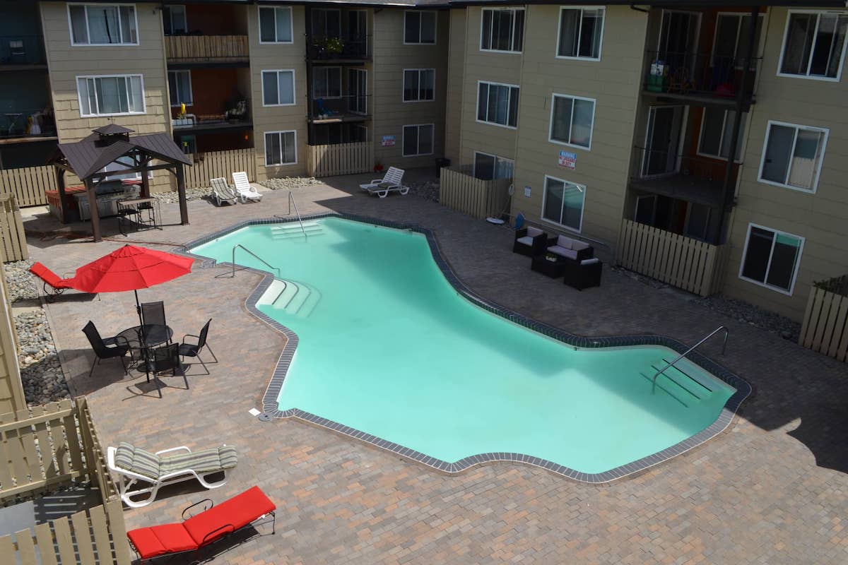 10 Incredible Apartment Pools in Seattle Rent. Blog