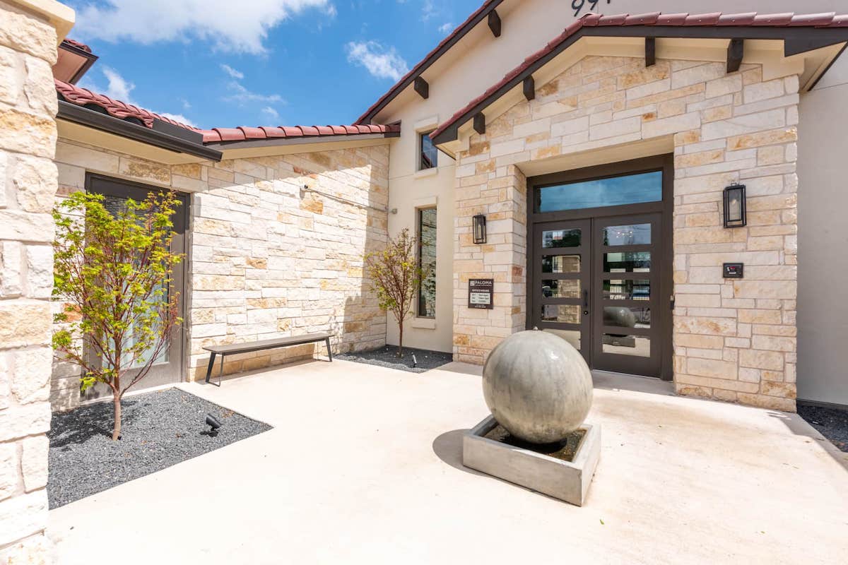 10 Apartment Courtyards and Gardens in Austin Rent. Blog