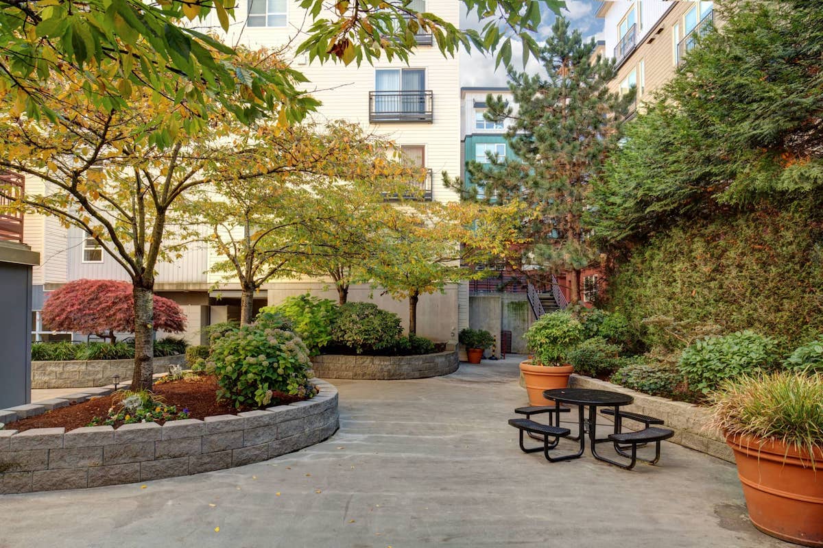 10 Apartment Courtyards and Gardens in Seattle Rent. Blog