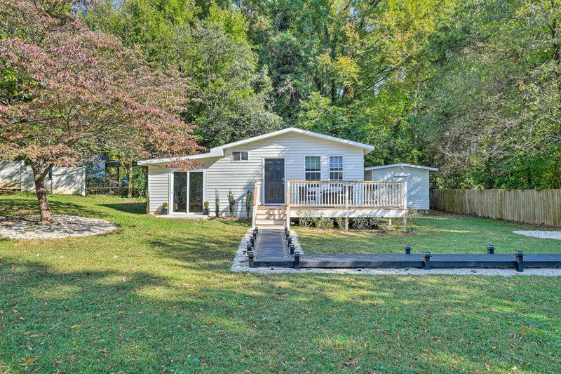 2710 Kendrick Avenue Charlotte, NC 28269 Bottom Line Property Management