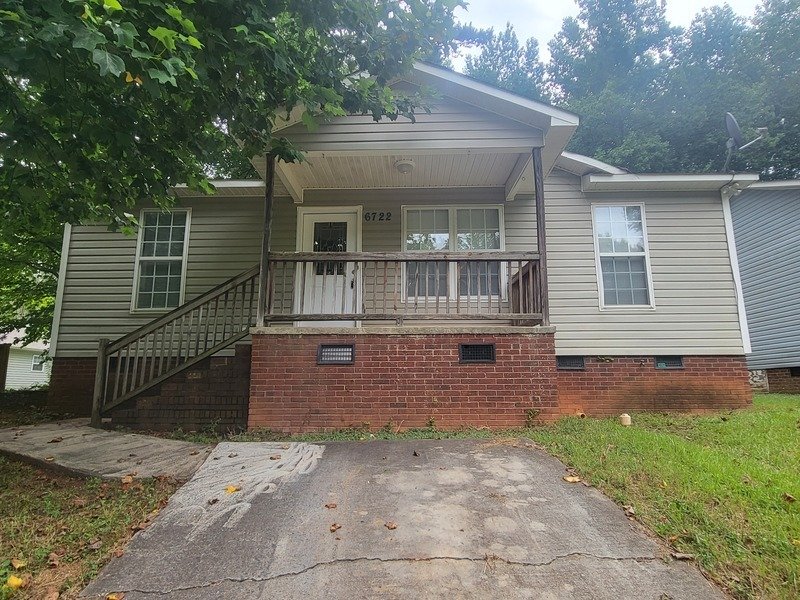 6722 Rockwell Blvd Charlotte, NC 28269 Bottom Line Property Management