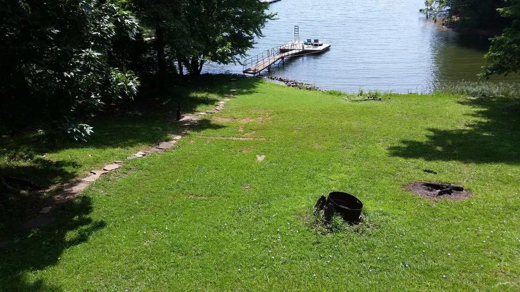 3 Bedrooms Lakefront Condo Rental in Gilbertsville, Kentucky Stay on