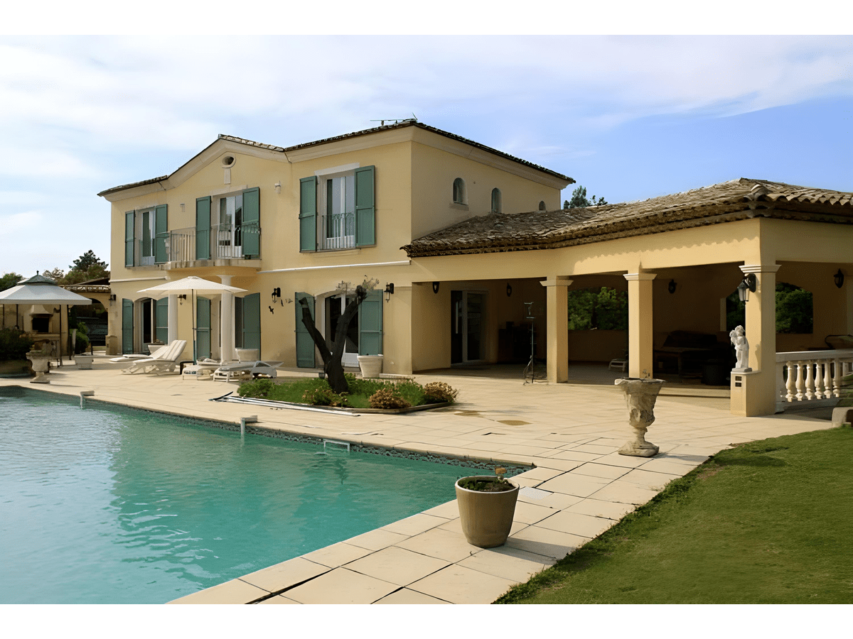 Beautiful villa in Domain near St Tropez le Muy » Property Sales,Rent