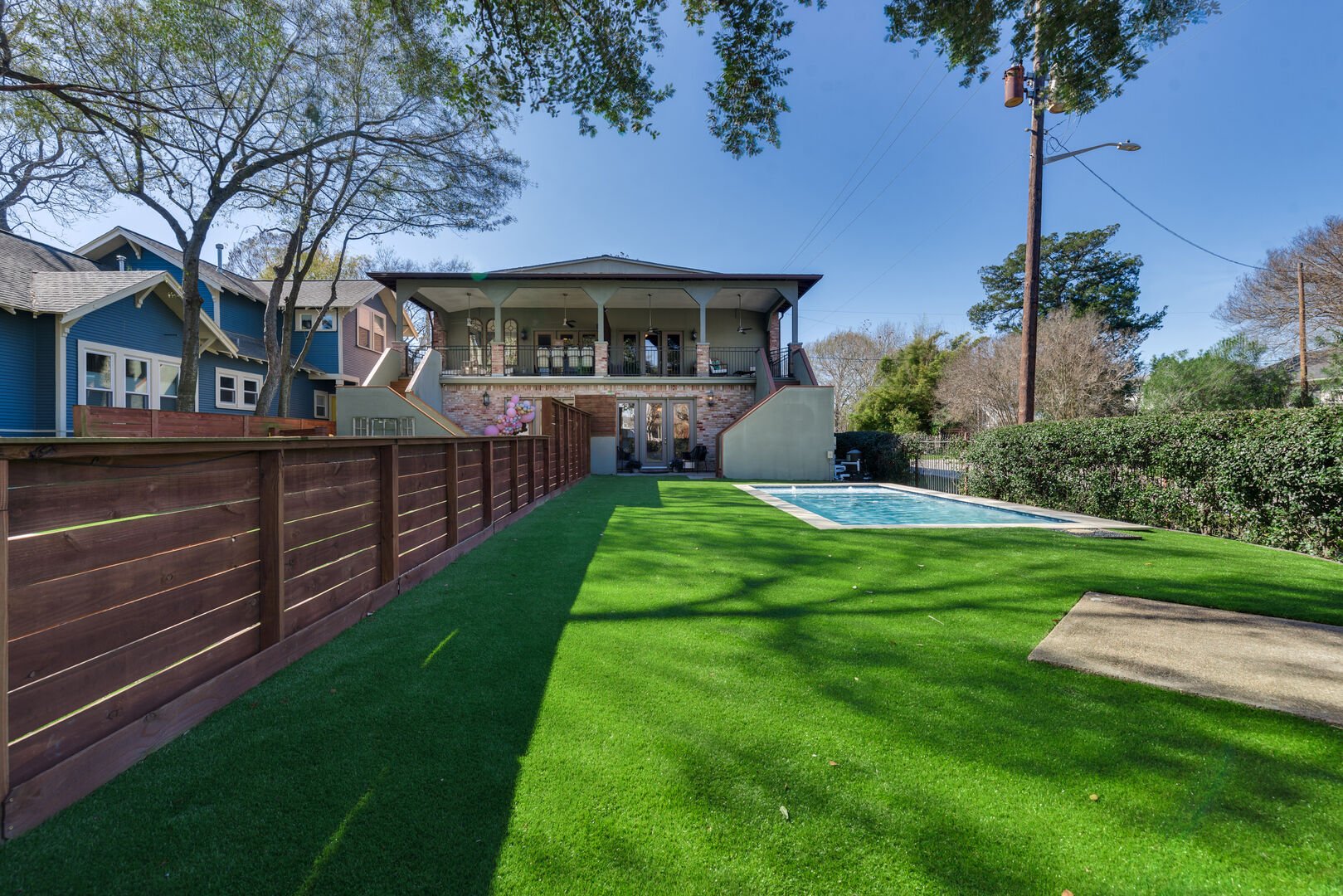 Oceanfront Airbnb Rentals in Houston