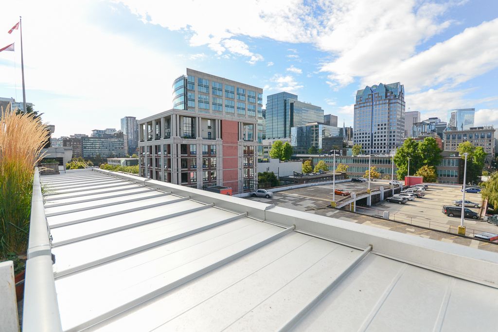 Rent Estate Unique, Modern 1 Bedroom Loft Style SubPenthouse with